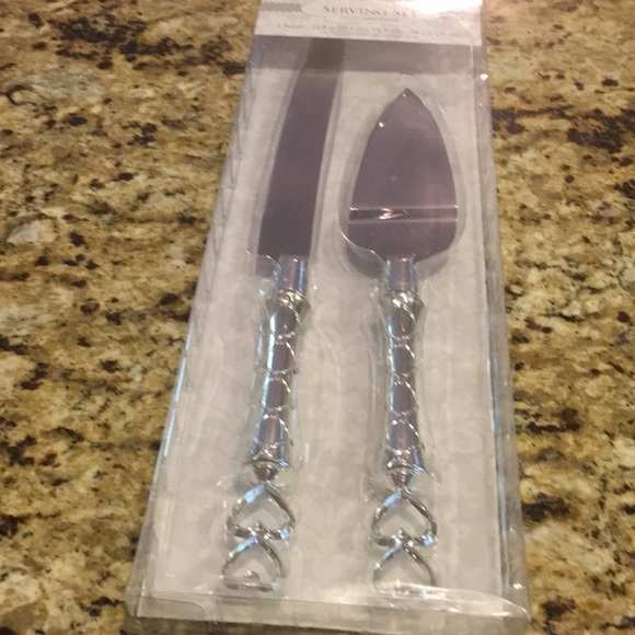 Wedding & Special occasions 2-Pack knife & serving set NEW Heart Shaped Decor - Picture 2 of 4